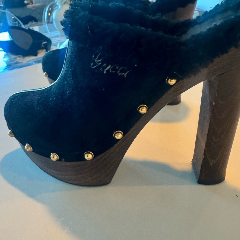 Gucci Black and Gold Fur-Lined Mules - Picture 2 of 6